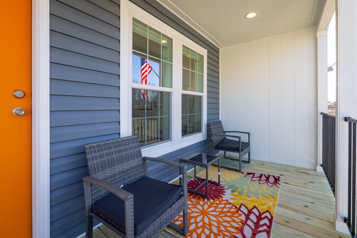 Black line for the Roanoke Duplex. First Nationally Available HUD Approved Duplex | Side A: 2 bedroom, 1 bathroom, 1050 sqft | Side B: 2 bedroom, 1 bathroom, 1050 sqft. Opposite side porches.