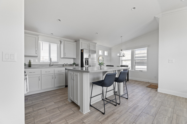 Sedona Ridge 24442A | 2 bedroom, 2 bathroom, 1027 sqft home | Built by Cavco - Goodyear in Goodyear, AZ.