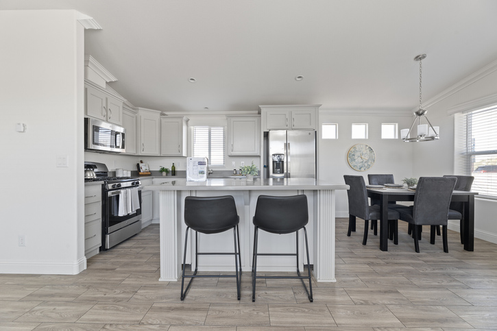 Sedona Ridge 24442A | 2 bedroom, 2 bathroom, 1027 sqft home | Built by Cavco - Goodyear in Goodyear, AZ.