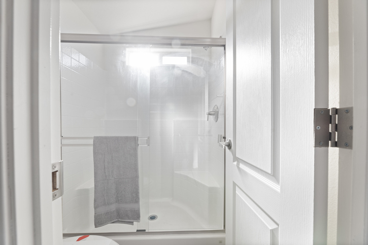 Sedona Ridge 24442A | 2 bedroom, 2 bathroom, 1027 sqft home | Built by Cavco - Goodyear in Goodyear, AZ.