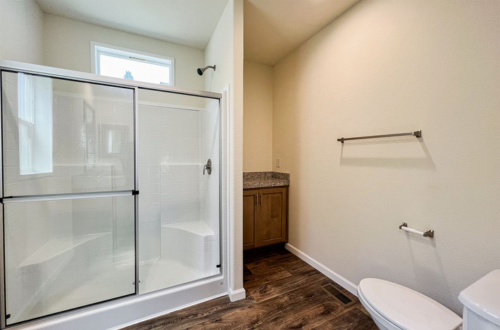 Evergreen 28502E | 2 bedroom, 2 bathroom, 1333 sqft home | Built by Cavco - Woodburn in Woodburn, OR.