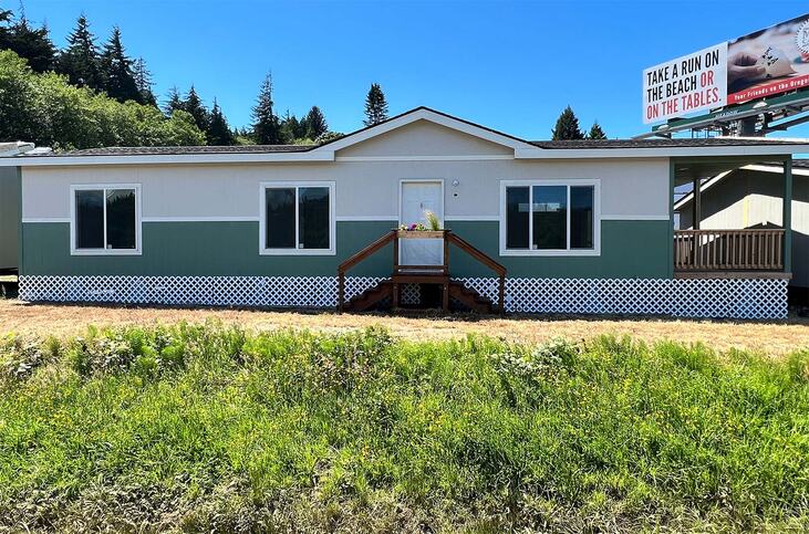 Evergreen 28502E | 2 bedroom, 2 bathroom, 1333 sqft home | Built by Cavco - Woodburn in Woodburn, OR.