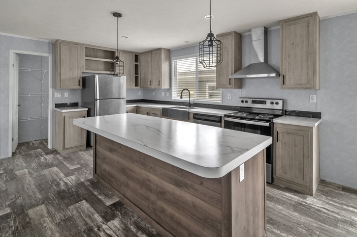 Valu Premier ~ MEGA MONSTER Home! 32724G Seguin TX