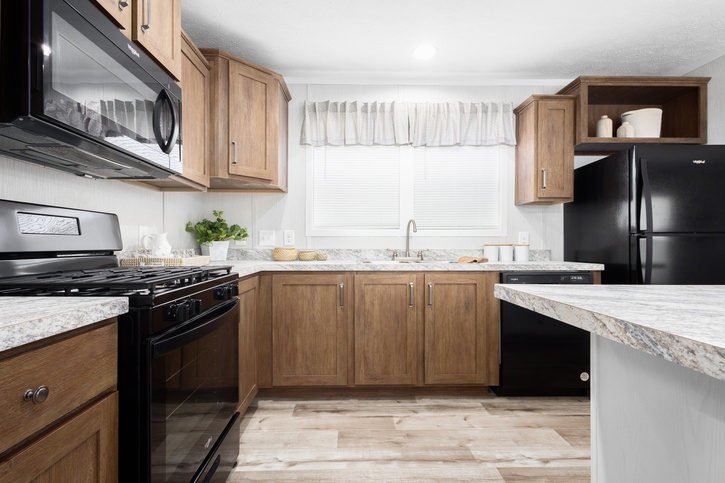 Hellcat 16763B | 3 bedroom, 2 bathroom, 1140 sqft home. Built by Cavco - Clarion in Shippenville, PA.