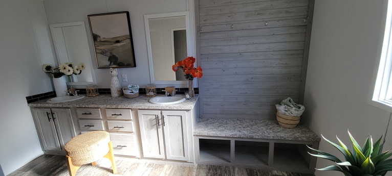 COUNTRY COTTAGE - $99,999!! WHAT?? NO WAY! Call today! 28523F New Braunfels TX