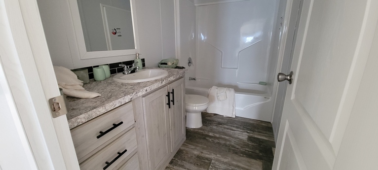 COUNTRY COTTAGE - $99,999!! WHAT?? NO WAY! Call today! 28523F New Braunfels TX