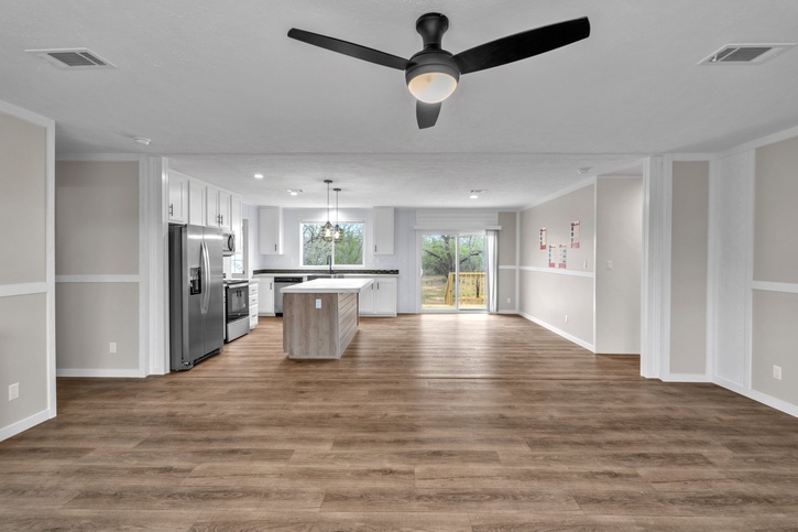 American Dream 32563D | 3 bedroom, 2 bathroom, 1717 sqft home. Built by Cavco - Seguin in Seguin, TX.