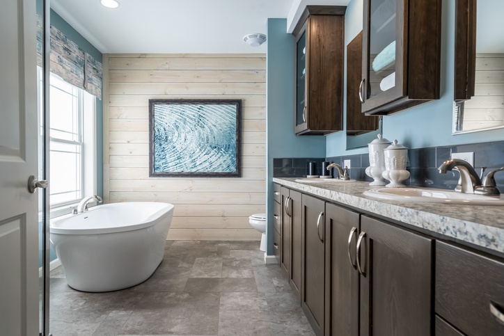 La Bella Casa 28643CM | 3 bedroom, 2 bathroom, 1749 sqft home. Built by Cavco - Emlenton in Emlenton, PA.