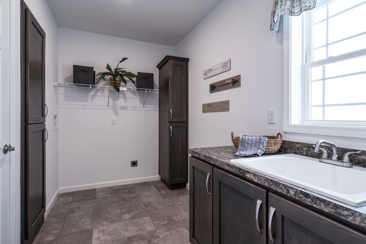 La Bella Casa 28643CM | 3 bedroom, 2 bathroom, 1749 sqft home. Built by Cavco - Emlenton in Emlenton, PA.