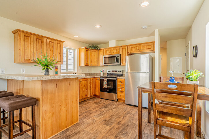 Sandpointe 14441A | 1 bedroom, 1 bathroom, 601 sqft home | Built by Cavco - Woodburn in Woodburn, OR.