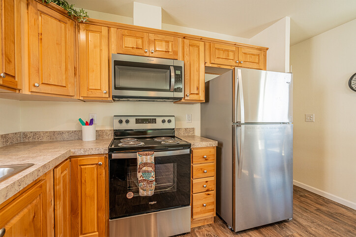 Sandpointe 14441A | 1 bedroom, 1 bathroom, 601 sqft home | Built by Cavco - Woodburn in Woodburn, OR.