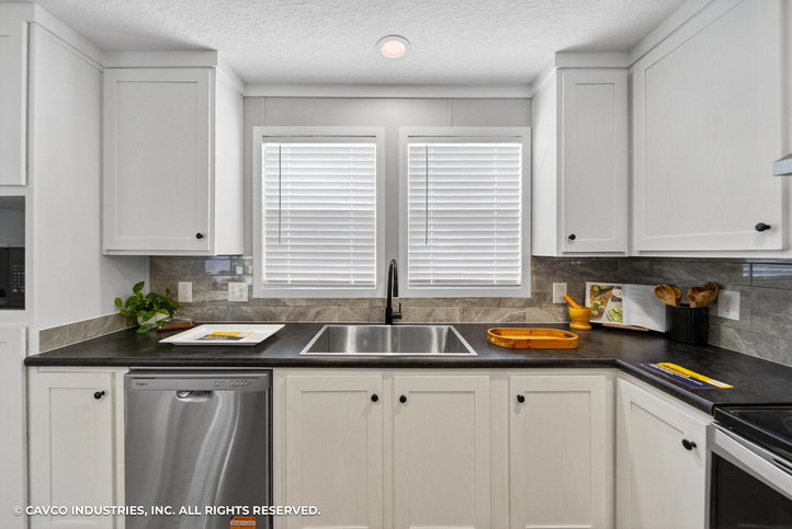 Vantage 32563N | 3 bedroom, 2 bathroom, 1706 sqft home. Nationally available model. Built by Cavco - Clarion.