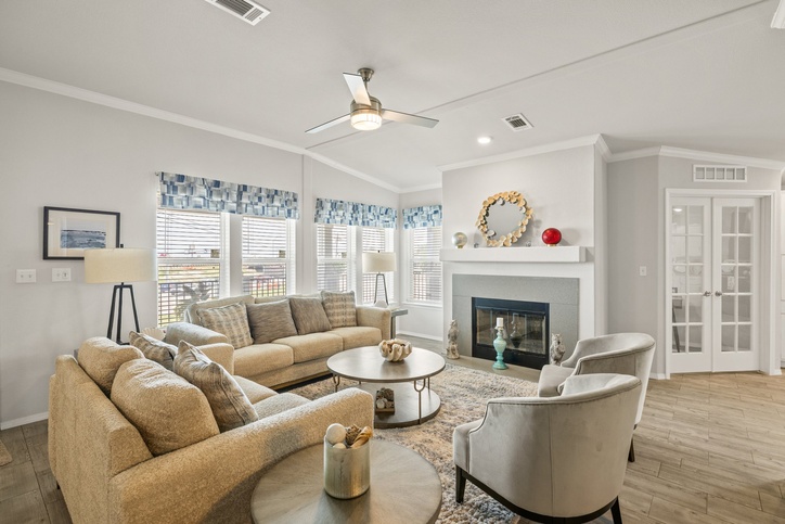 TRIPLE WIDE~ La Belle - END LOAD CONSTRUCTION! "The Beauty" 41764D Seguin TX
