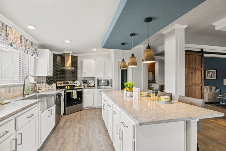 TRIPLE WIDE~ La Belle - END LOAD CONSTRUCTION! "The Beauty" 41764D Seguin TX