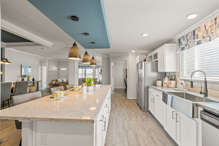 TRIPLE WIDE~ La Belle - END LOAD CONSTRUCTION! "The Beauty" 41764D Seguin TX