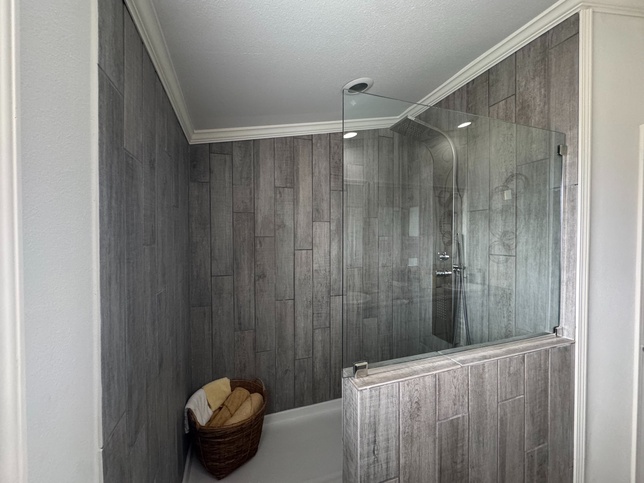 ELEGANCE OF A SWAN L52EP8 Smart Cottage Series Houston TX