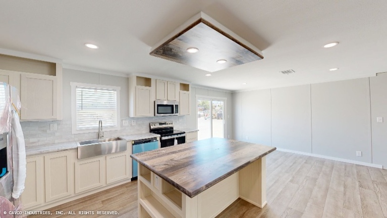 Matterhorn 32685M | 5 bedroom, 3 bathroom, 2040 sqft home | Built by Cavco - Lake Arlington in Fort Worth, TX.