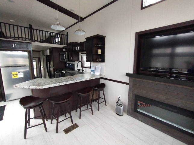 Country Manor 100162 Park Model | 1 bedroom, 1 bathroom, 387 sqft home. Built by Cavco - Nappanee in Nappanee, IN.
