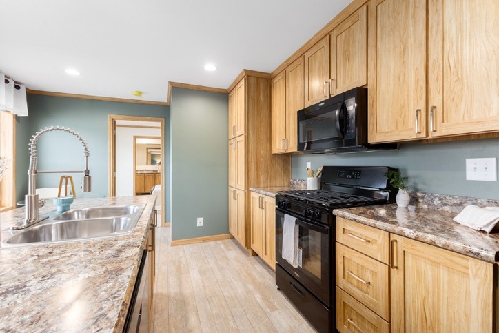 Edge 14763C | 3 bedroom, 2 bathroom, 1013 sqft home | Built by Cavco - Dorchester in Dorchester, WI.