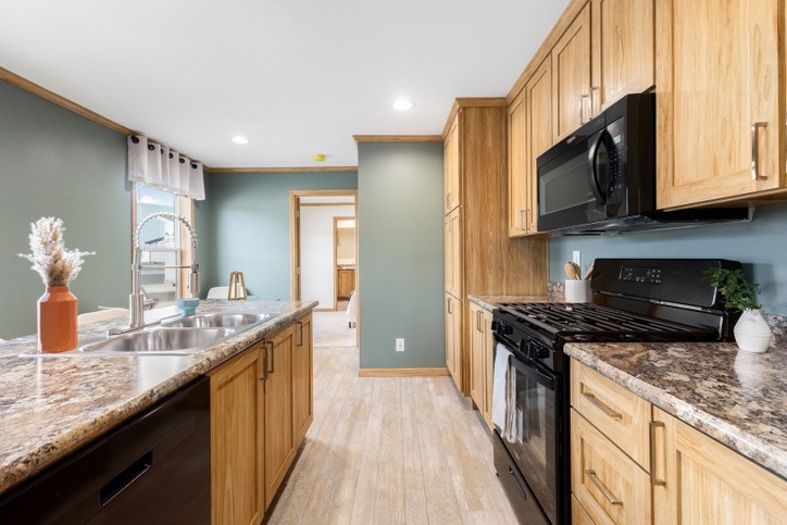 Edge 14763C | 3 bedroom, 2 bathroom, 1013 sqft home | Built by Cavco - Dorchester in Dorchester, WI.