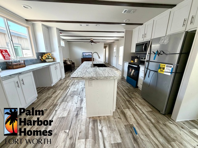 Cavco Seabreeze - READY FOR IMMEDIATE DELIVERY PN16763U Fort Worth TX