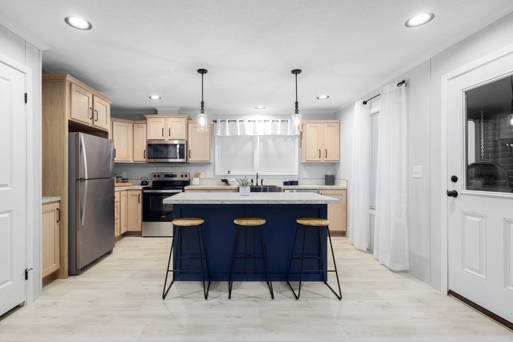 Elite 28522A | 2 bedroom, 2 bathroom, 1253 sqft home. Built by Cavco - Clarion in Shippenville, PA.