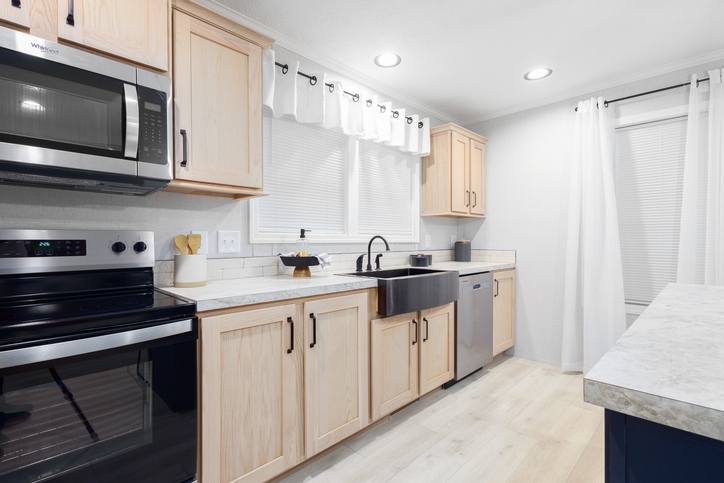 Elite 28522A | 2 bedroom, 2 bathroom, 1253 sqft home. Built by Cavco - Clarion in Shippenville, PA.