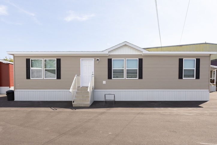 Blazer Select 28483E | 3 bedroom, 2 bathroom, 1280 sqft home. Built by Cavco - Clarion in Shippenville, PA.