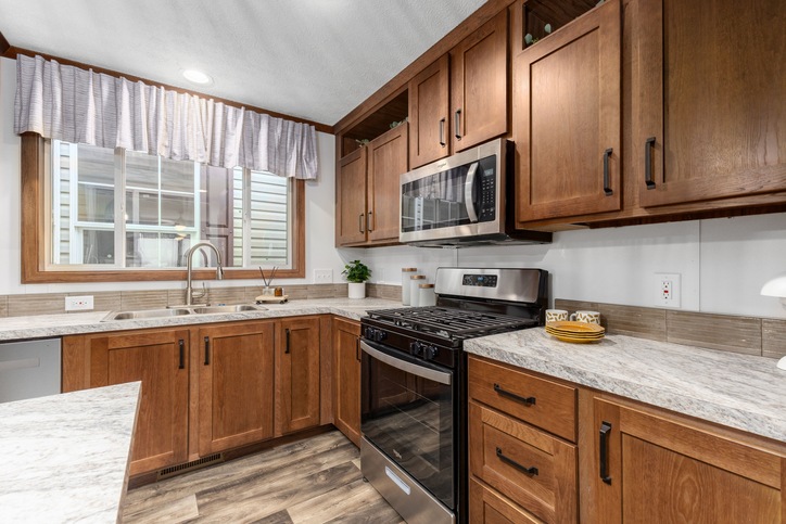 Blazer Select 28483E | 3 bedroom, 2 bathroom, 1280 sqft home. Built by Cavco - Clarion in Shippenville, PA.