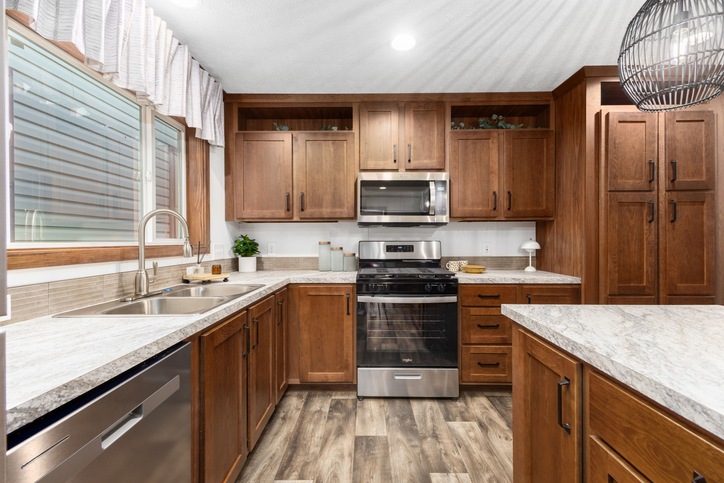 Blazer Select 28483E | 3 bedroom, 2 bathroom, 1280 sqft home. Built by Cavco - Clarion in Shippenville, PA.