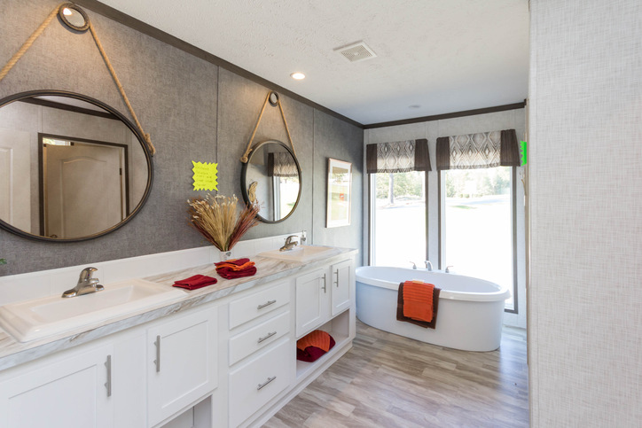 3 bedroom, 2 bathroom, 1685 square feet. Built by Fleetwood Rocky Mount. Pegasus 28643S.