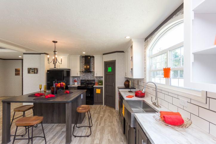 3 bedroom, 2 bathroom, 1685 square feet. Built by Fleetwood Rocky Mount. Pegasus 28643S.