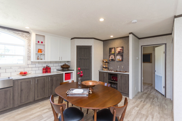 3 bedroom, 2 bathroom, 1685 square feet. Built by Fleetwood Rocky Mount. Pegasus 28643S.
