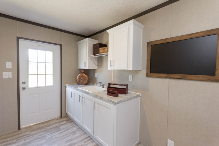 3 bedroom, 2 bathroom, 1685 square feet. Built by Fleetwood Rocky Mount. Pegasus 28643S.