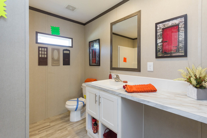 3 bedroom, 2 bathroom, 1685 square feet. Built by Fleetwood Rocky Mount. Pegasus 28643S.