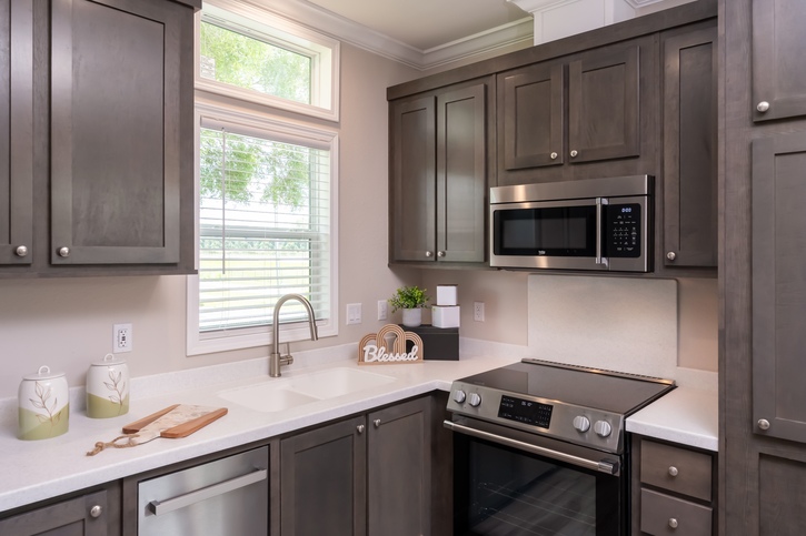 The Chariot 24442A | 2 bedroom, 2 bathroom, 946 sqft home | Built by Cavco - Ocala in Ocala, FL.