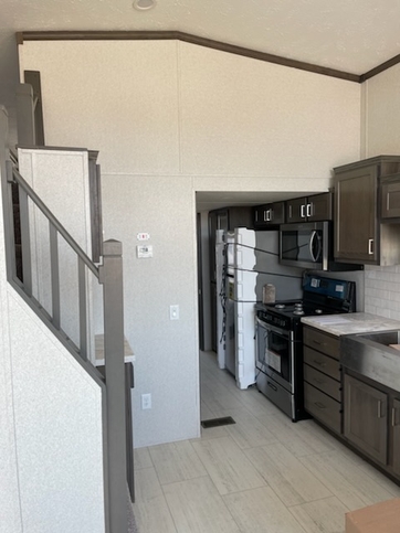 Country Manor 100177 | 1 bedroom, 1 bathroom, 399 sqft park model. Built by Cavco - Nappanee in Nappanee, IN.